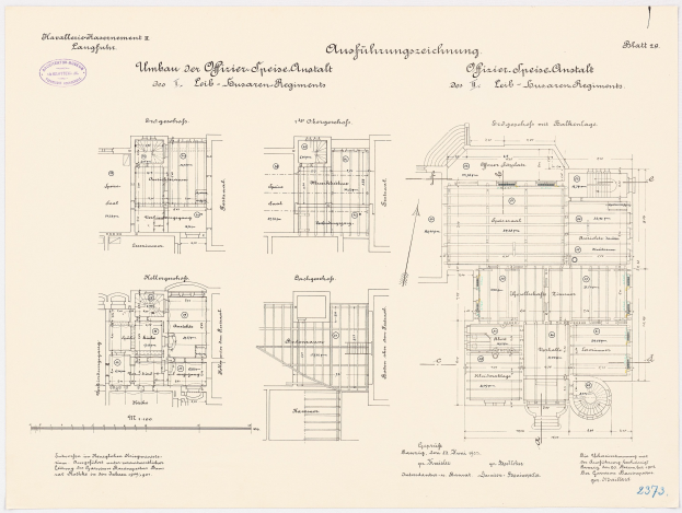 Schwarzer und weißer Grundriss des ehemaligen Bundeskanzleramts mit detaillierter Planung und architektonischen Elementen