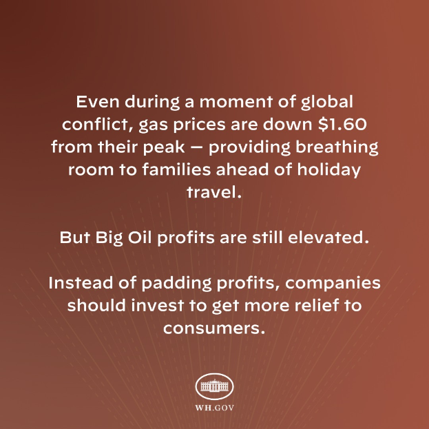 Ein brauner Hintergrund mit einer Aussage, dass die Gaspreise um $1.60 von ihrem Höchststand gesunken sind und Familien vor den Feiertagsreisen Entlastung bringen.