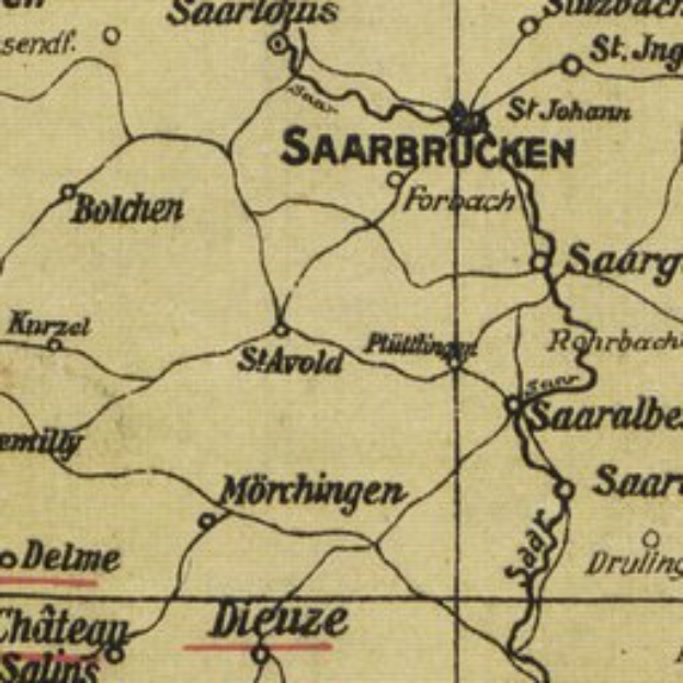 Ein detaillierter alter Stadtplan von Saarbrücken, Deutschland, mit Straßen, Gebäuden, Sehenswürdigkeiten und Text in einer klassischen Schriftart.