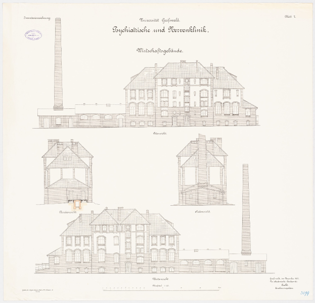 Eine Zeichnung eines mehrstöckigen Gebäudes mit zahlreichen Fenstern und einem zentralen Schornstein, begleitet von teilweise sichtbarem Text auf demselben Papier.