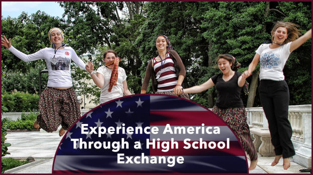 Gruppe von Frauen, die lachend in der Luft springen, mit dem Text "Erlebe Amerika durch einen High School Austausch" unten.
