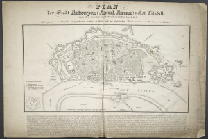 Ein altes Buch mit einer detaillierten Karte von Berlin, einschließlich Straßen, Gebäuden und Sehenswürdigkeiten, mit begleitendem Text, der Informationen über die Stadt bereitstellt.